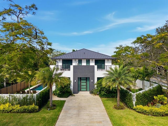 2103 Bayview Dr, Fort Lauderdale